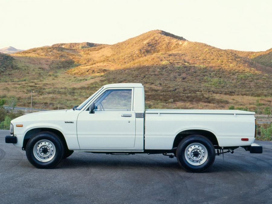  Toyota Deluxe Long Truck 2WD 1982 года  (фото 4 из 8)